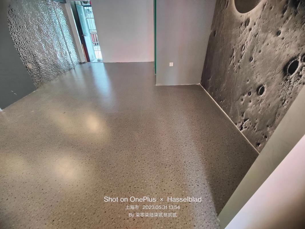 上海施工PVC石塑地板 水磨石纹铺装效果图与设计应用解析